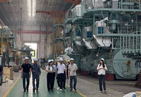 7月10日上午,省政府研究室经济发展研究中心主任吴江一行人来靖开展调研,深入了解船舶海工装备产业发展情况以及新质生产力典型案例。